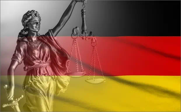 flaga niemiecka i bogini sprawiedliwości